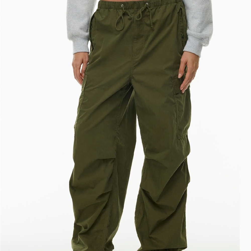Aritzia TNA - Squad Pocket Parachute Pants